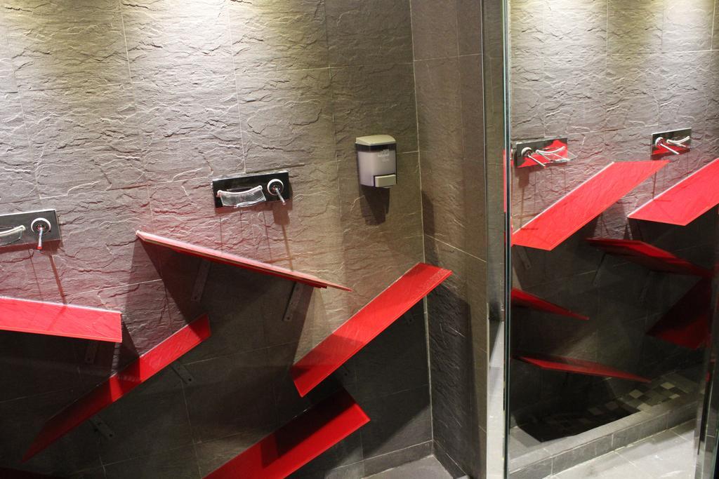 LELUX Hotel Montréal Buitenkant foto